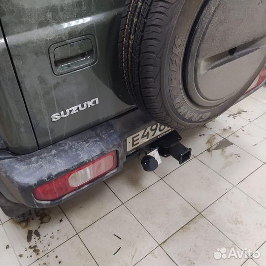 Фаркоп Suzuki Jimny легкосъемный квадрат