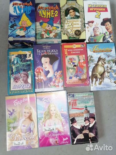 Видеокассеты с детскими мультфильмами целая сумка