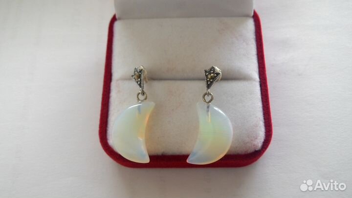 Серьги с лунным камнем