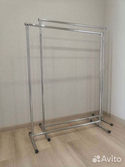 Вешалка для одежды напольная металлическая
