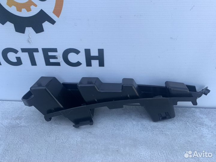 Кронштейн бампера Mercedes W205 A2058800603