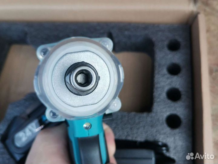 Гайковерт ударный аккумуляторный новый