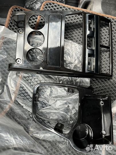 Центральная консоль и подстаканник priora 2