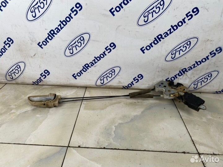 Замок двери передний правый Subaru B9 Tribeca WX8