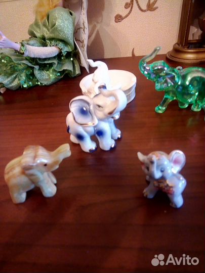 Статуэтки и фигурки