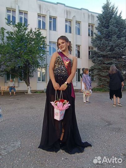 Вечернее платье