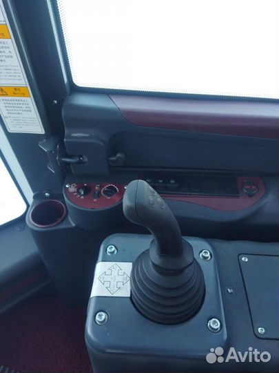 Фронтальный погрузчик Lonking LG833N, 2023