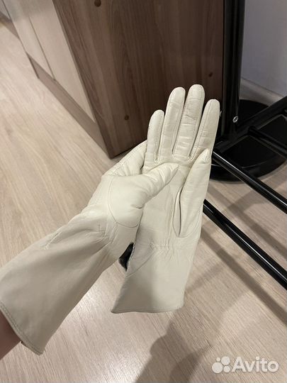 Перчатки весенние кожаные женские 7,5 белые