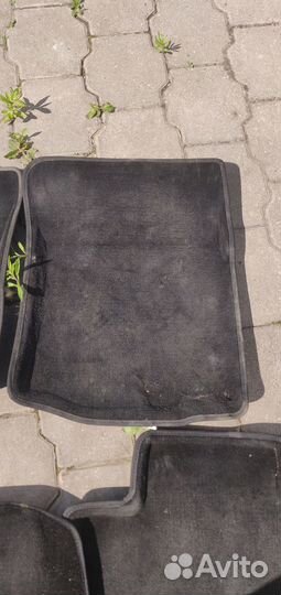 Продам комплект ковриков