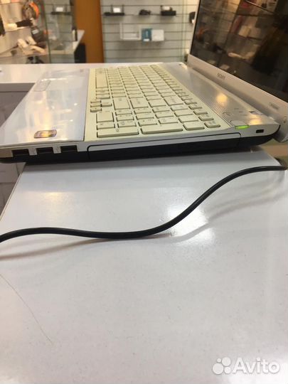 Ноутбук Sony vaio PCG-61611V (9Я)