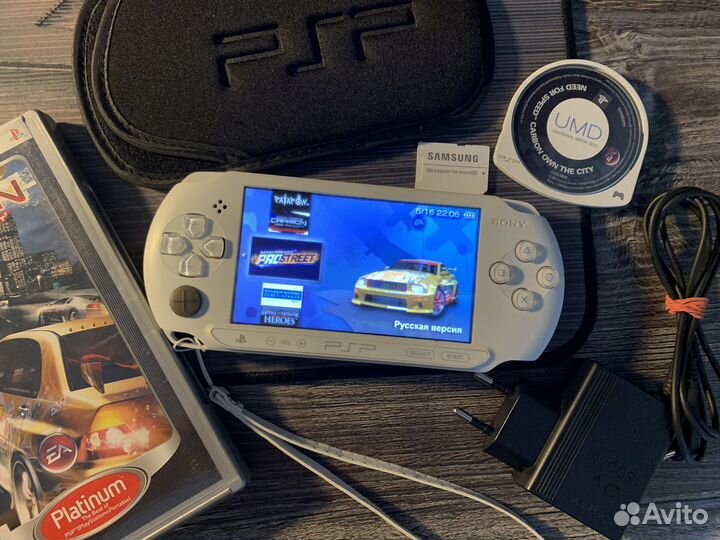 Sony PSP E1008 White 64gb 400+ игр (комплектом)