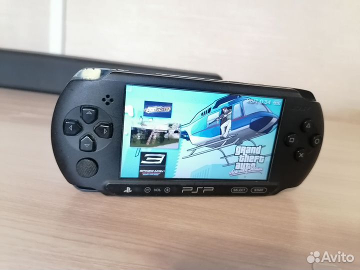 PSP E1008 8gb +999игр Прошита