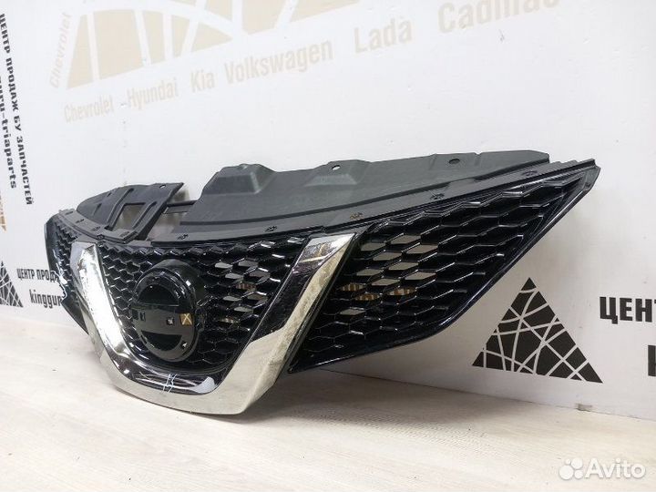 Решетка радиатора Nissan Qashqai 2 J11E до