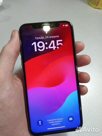 iPhone Xs, 64 ГБ