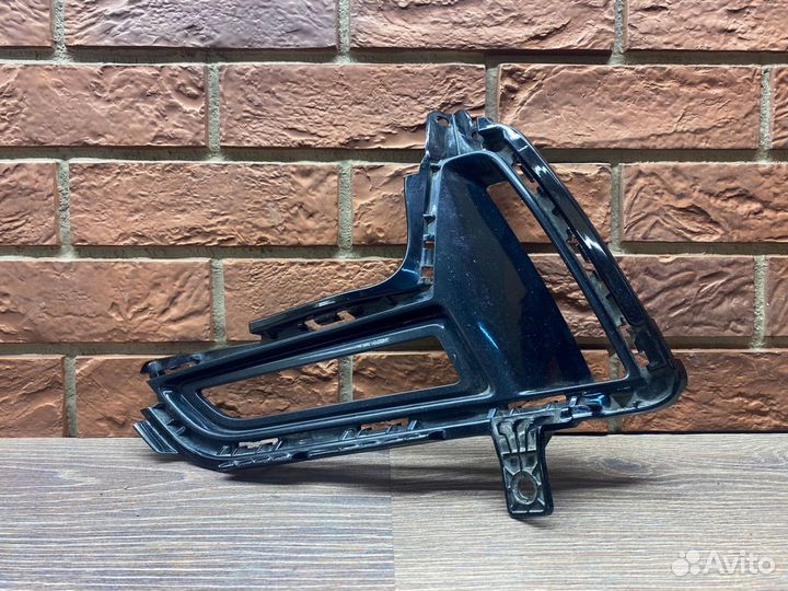 Рамка противотуманной фары левой Kia Carnival 2020