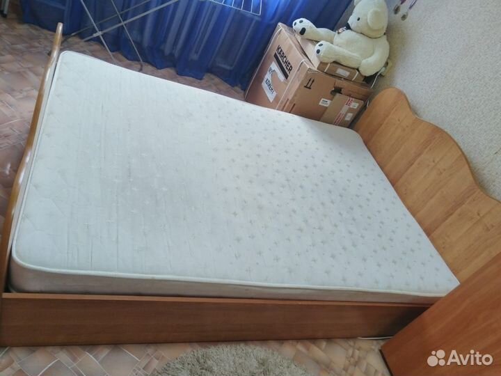 Кровать с матрасом бу двухспальная