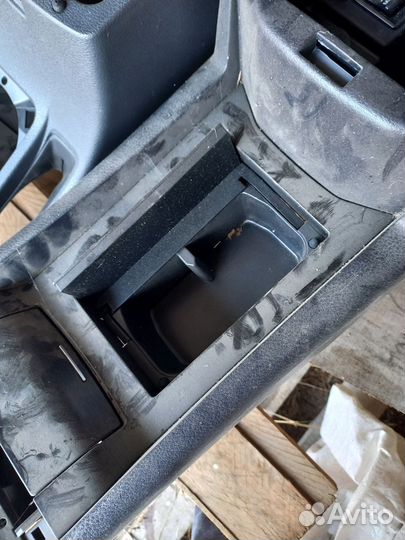 Консоль торпеды с подлокотником