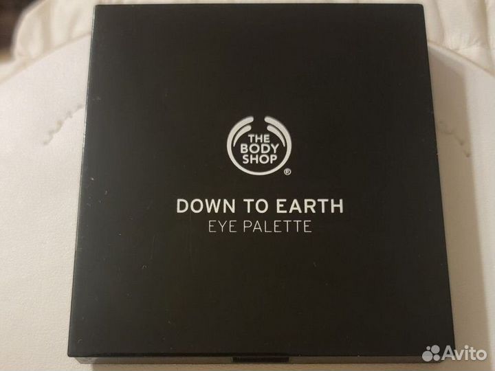 Палетка теней The Body Shop: down to earth