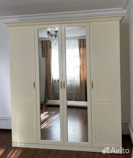 Шкаф распашной новый