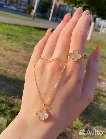 Серьги и подвеска Van Cleef