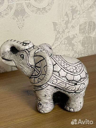 Статуэтка слон