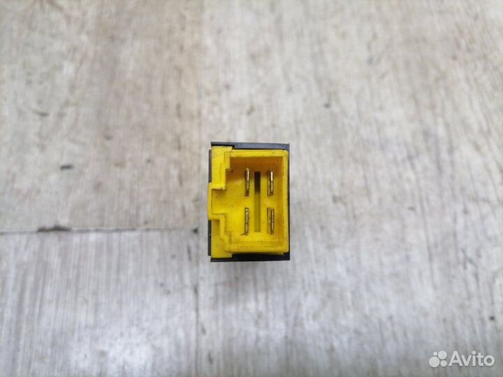 Кнопка обогрева заднего стекла Kia Sephia FA B5E