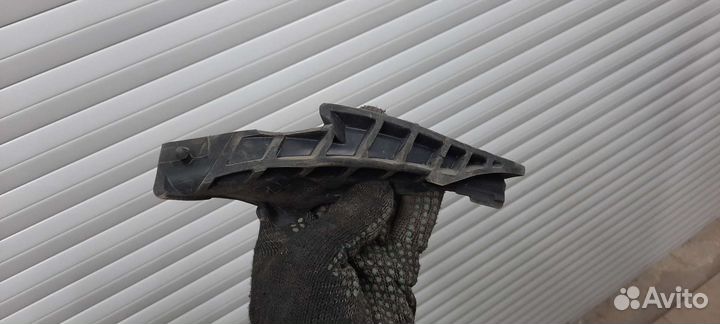 Накладка жабо Л. Lexus Rx400H/2007