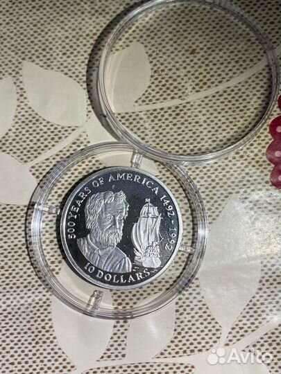 Колумб. Серебро 10 Долларов 1990 года