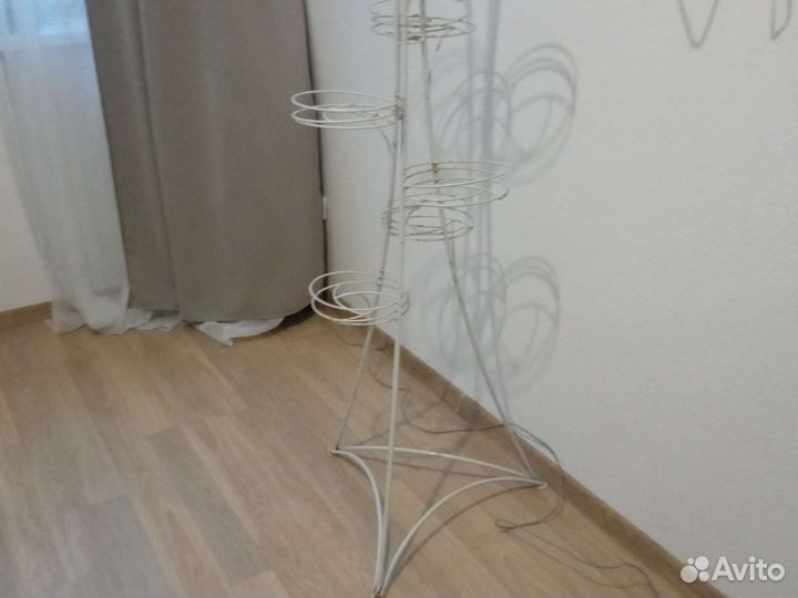 Подставка для цветов напольная металлическая