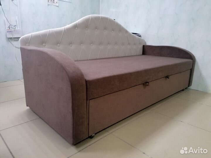 Диван-кровать 