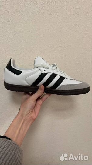 Кроссовки adidas