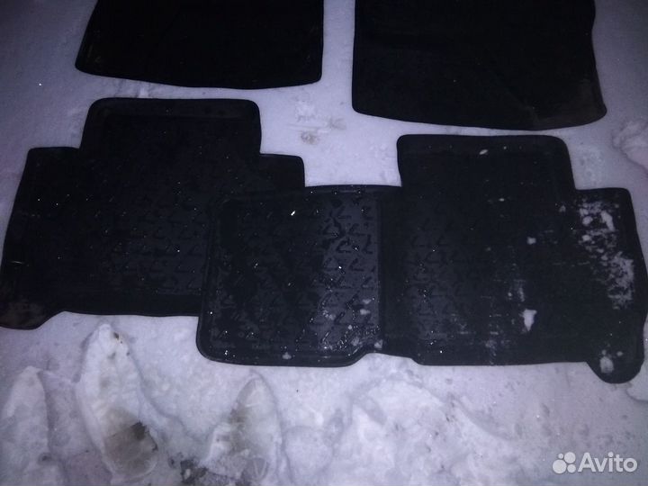 Автомобильные коврики от Лексуса