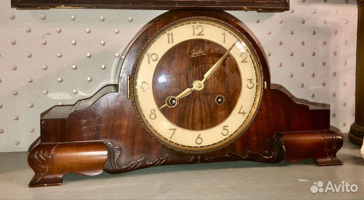 Старинные настольные часы Juba