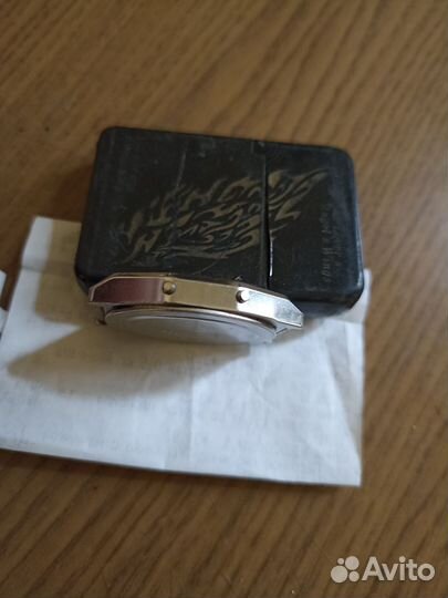 Часы электроника 52