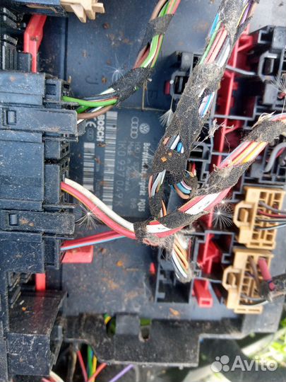 Блок управления бортовой сетью VW Golf 5