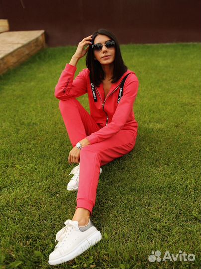 Спортивный костюм женский новый