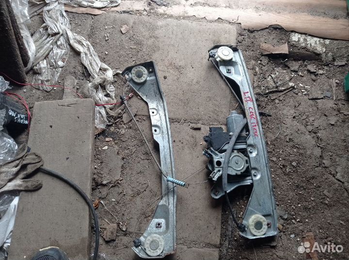 Стеклоподъемник 22777911 кадиллак стс 2