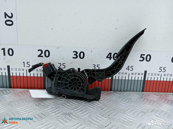 Педаль Skoda Rapid 2015