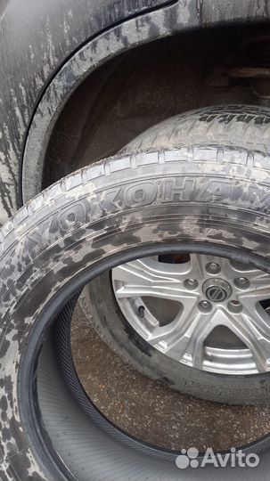 Yokohama Advan Neova AD08R 225/65 R17