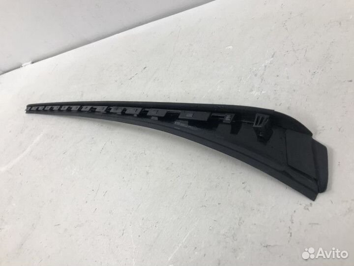 Накладка лобового стекла правая Hyundai Santa Fe 3