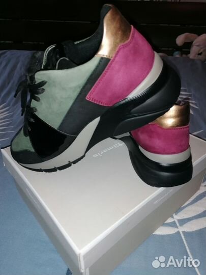 Кроссовки женские 40 размер