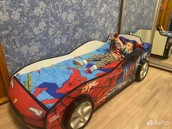 Кровать машинка