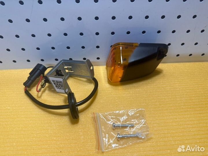 Фонарь поворота левый Iveco Eurotech Eurostar