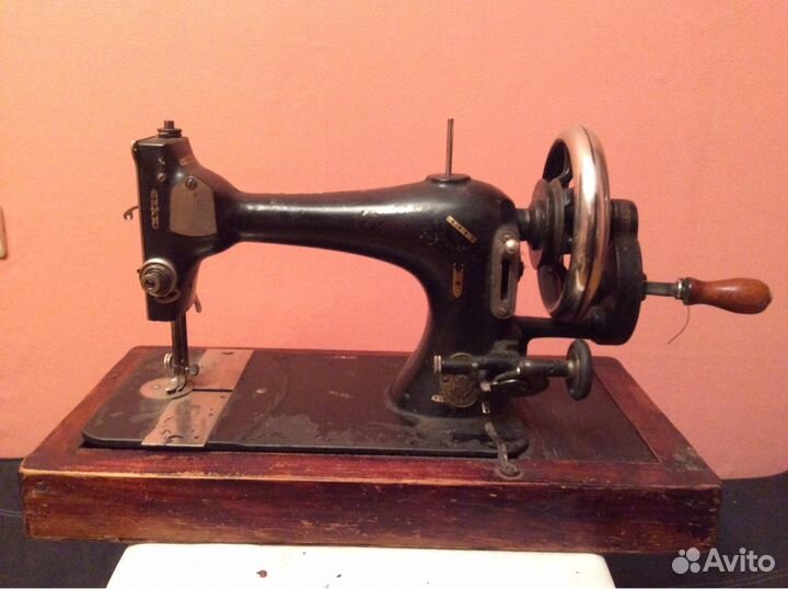 Швейная машина Зингер