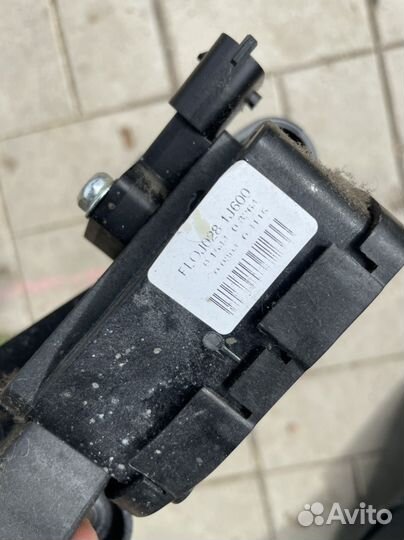 Педаль газа тормоза solaris 1 АКПП