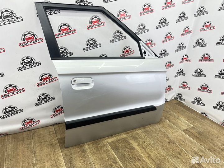 Дверь боковая передняя правая Kia Soul 1 2010