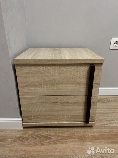 Тумба прикроватная