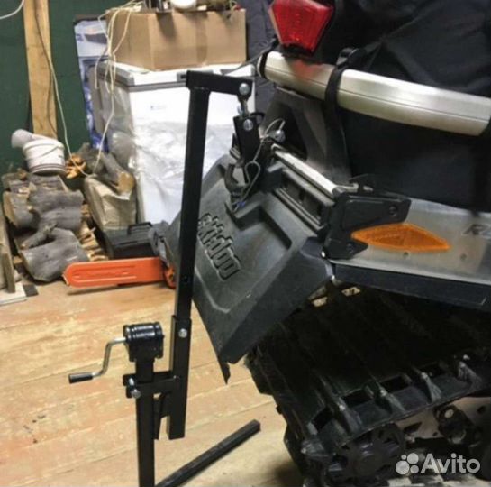 Домкрат подъёмник для снегохода