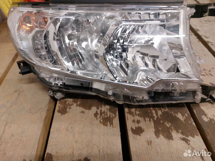Фара правая Land Cruiser Prado 150 галоген 2018-22