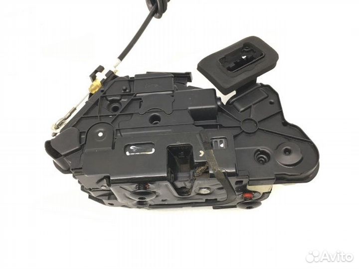 Замок двери передний правый Volkswagen Polo седан